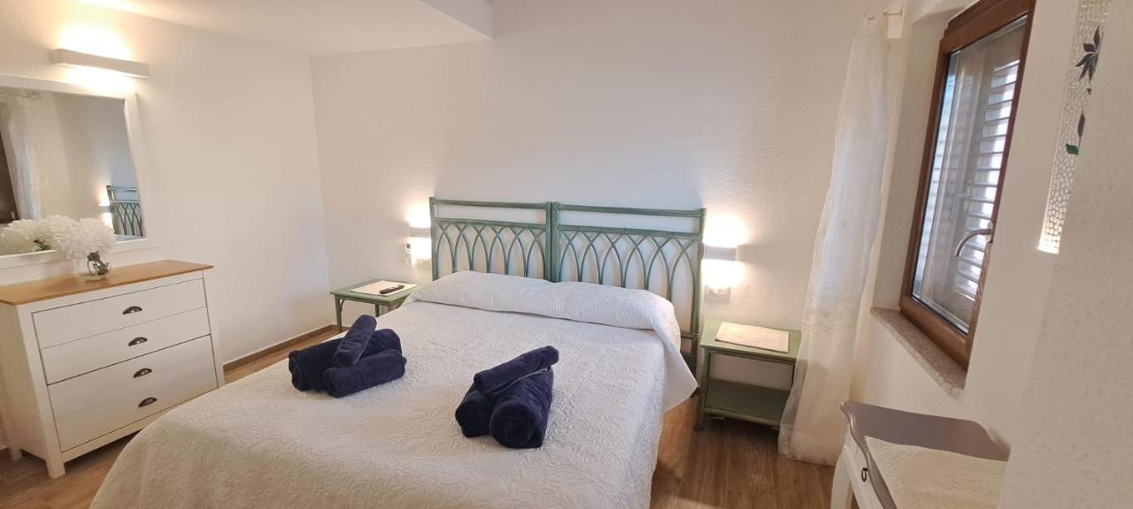 San Teodoro Rooms Экстерьер фото